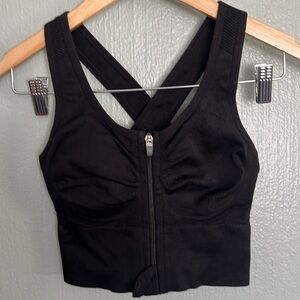 Women’s Vina Sports Bra Zip up Size Small. NWOT